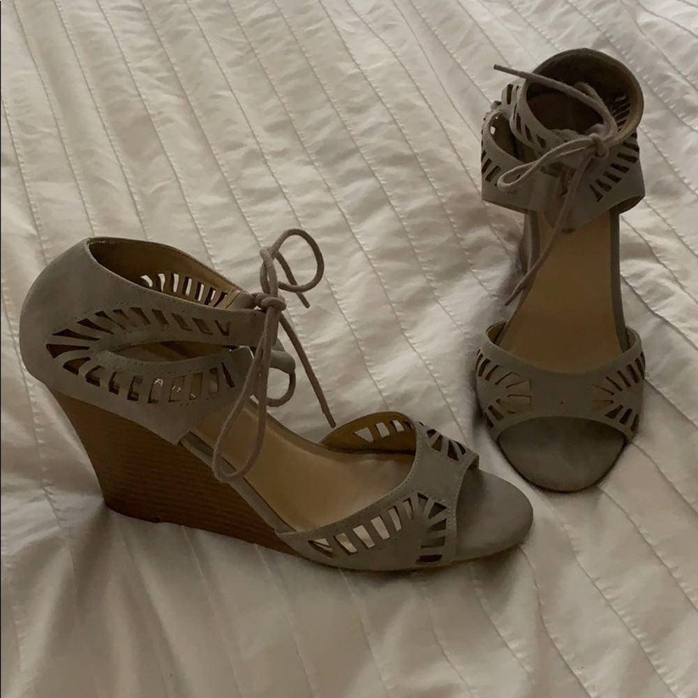 Cut out Wedge Sandals